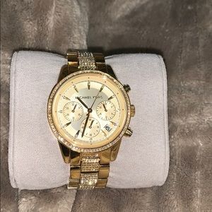 Brand new gift worn only 4 times